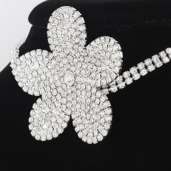 Flower Pearl Triple Wrap Necklace - Picture 4 of 4